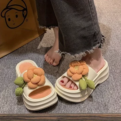 Women's thick-soled summer home slippers with a cute and fashionable